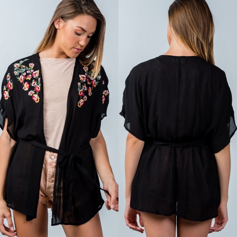 🌺Black Belted Kimono with Floral Embroidery